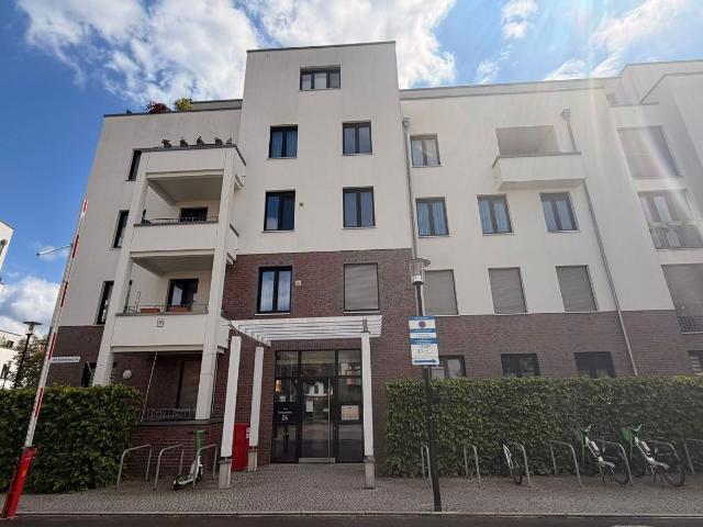 3 Zimmer Erdgeschosswohnung mit großer Terrasse und zwei Bädern