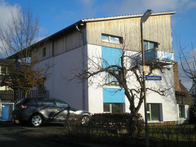 3 Zimmer Erdgeschosswohnung mit Terrasse, Garten und Einbauküche in Wabern