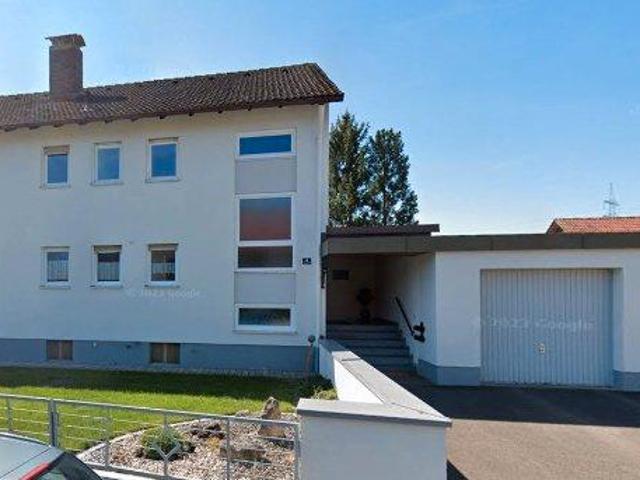 3 Zimmer Erdgeschosswohnung mit Wintergarten und großem Garten