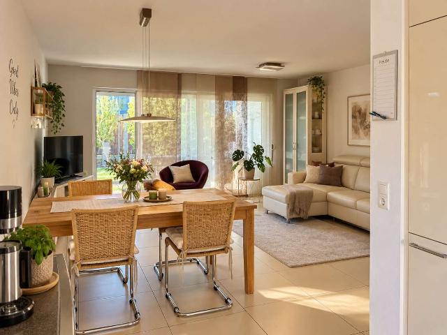 3 Zimmer Erdgeschosswohnung mit 93 m² mit Garten