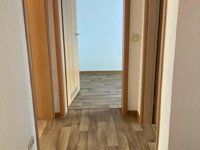 3 Zimmer. Frisch saniert!