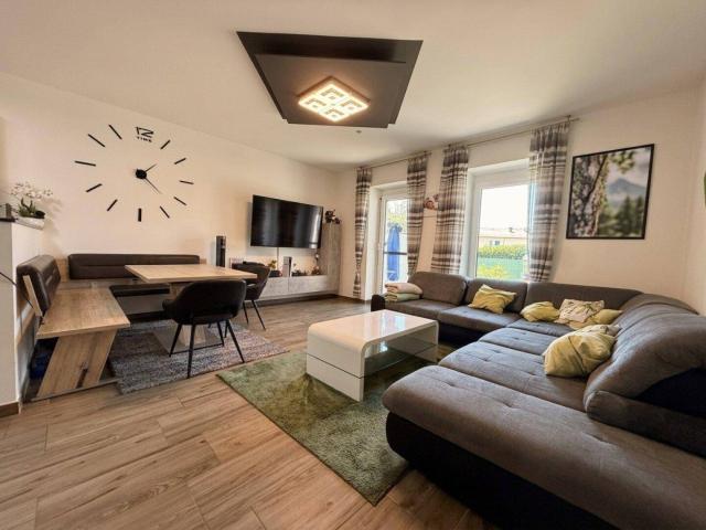 3 Zimmer Garten Paradies Überdachte Terrasse und Pool!