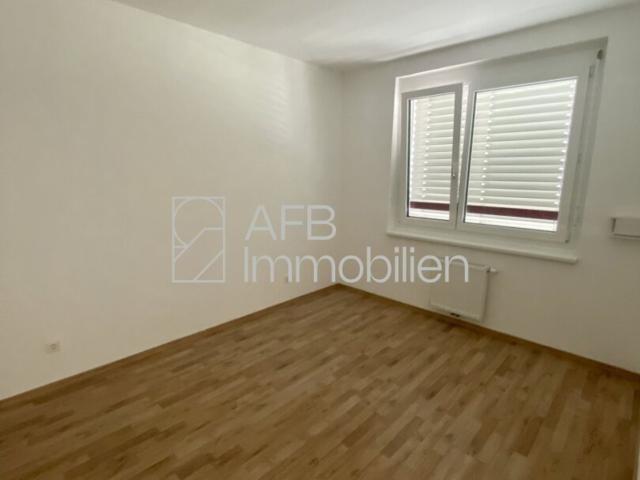 2 Monate Mietfrei 3 Zimmer Genossenschaftswohnung mit Großem Innenhofbalkon