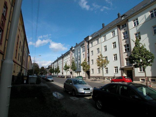 3 Zimmer Hochparterre Wohnung mit Balkon und Stellplatz