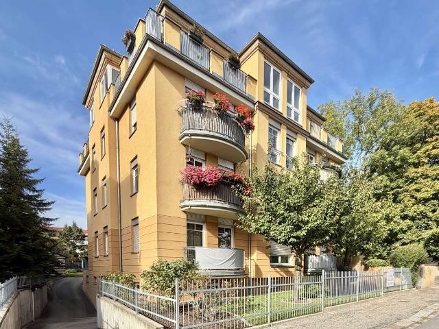 3 Zimmer Hochparterre Wohnung mit großzügiger Terrasse im familienfreundlichen Striesen