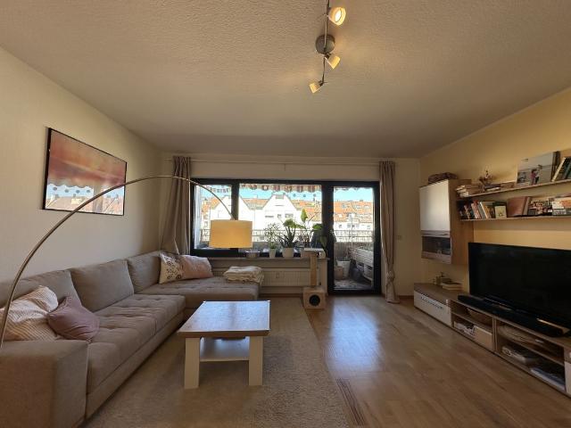 3 Zimmer im 4. OG mit Westbalkon, Stellplatz und Aufzug – mitten in Fürth