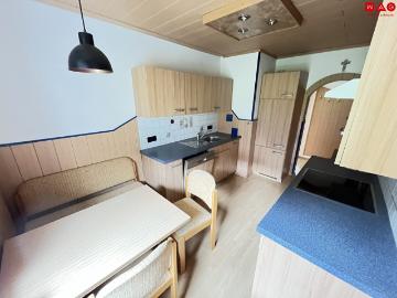 3 zimmer im erdgeschoßwohnung mit küche