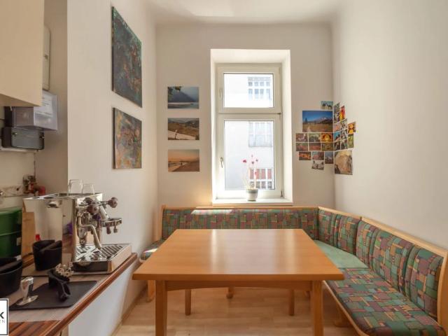 3 Zimmer + Küche an der U1 Reumannplatz WG geeignet VORMERKEN ÜBER DAS KONTAKTFORMULAR Besichtigungen ab 1.9.26