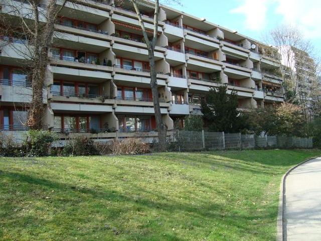 3 Zimmer, Küche, Bad, 2 Loggien, Aufzug, Tiefgarage, 5. Ebene