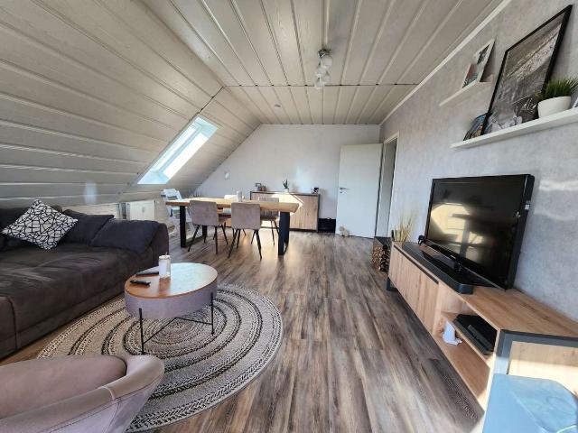 3 Zimmer Küche, Bad 68 m² Wf ca. 84 m² Gf. + Balkon + 14 m² Hobbyraum + Keller + Carport