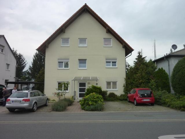 3 Zimmer, Küche Bad und WC im 1. OG eines MFH in Pfungstadt