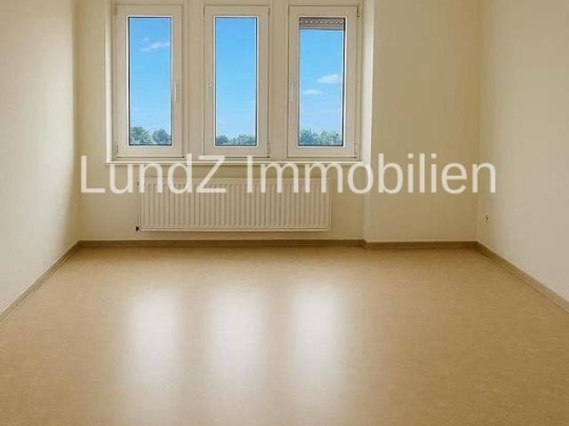 3 Zimmer Küche Diele Bad mit Einbauküche, ideal für junge, sportliche Leute