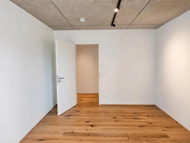 3 Zimmer | Küche inklusive | 15 m² Balkon | Erstbezug