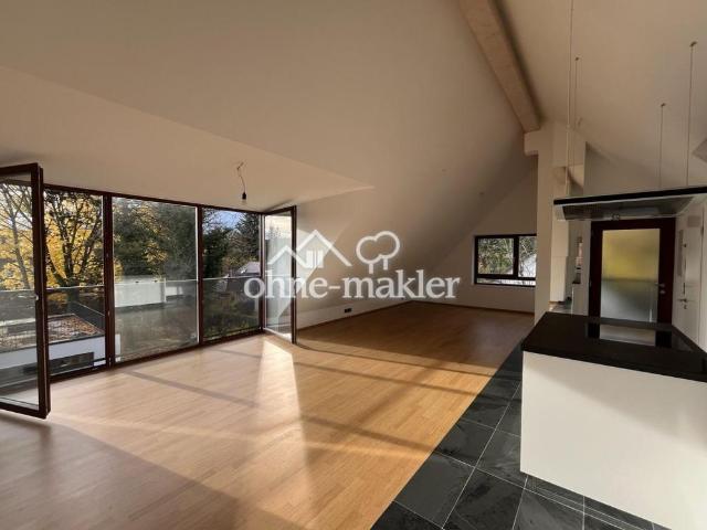 3 Zimmer lichtdurchflutete DG Wohnung Inmitten von München Waldtrudering