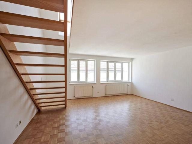 3 Zimmer Maisonette mit Wohlfühlterrasse – Innenhoflage inklusive