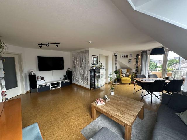 3 Zimmer Maisonette mit Fernblick – 90 m², großer Balkon, 2 Bäder & Tiefgarage