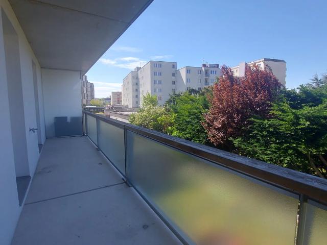 3 ZIMMER MIETWOHNUNG IN DER HAFENSTRASSE MIT GARAGE UND LOGGIA!