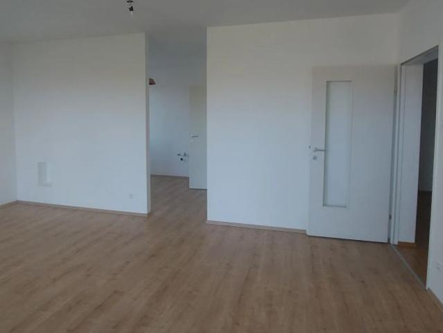 3 ZIMMER MIETWOHNUNG IN DER HAFENSTRASSE MIT GARAGE UND LOGGIA!