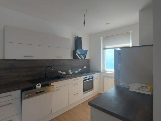 3 ZIMMER MIETWOHNUNG IN DER HAFENSTRASSE MIT GARAGE UND LOGGIA!
