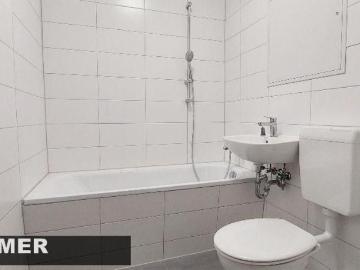 3 Zimmer mit Balkon frisch saniert