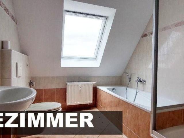 3 Zimmer mit Balkon, Stellplatz und Tageslichtbad