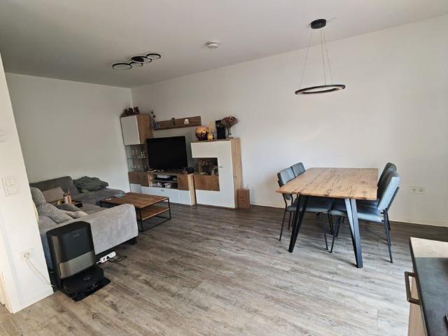 3 Zimmer mit Einbauküche Wohnen im Hüttenheim Carrée Neubau des 2. OG