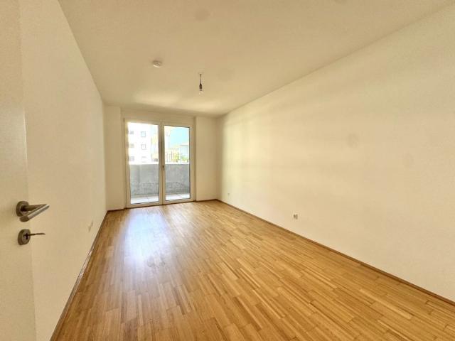 3 Zimmer mit hofseitiger Loggia an der Dresdner Straße