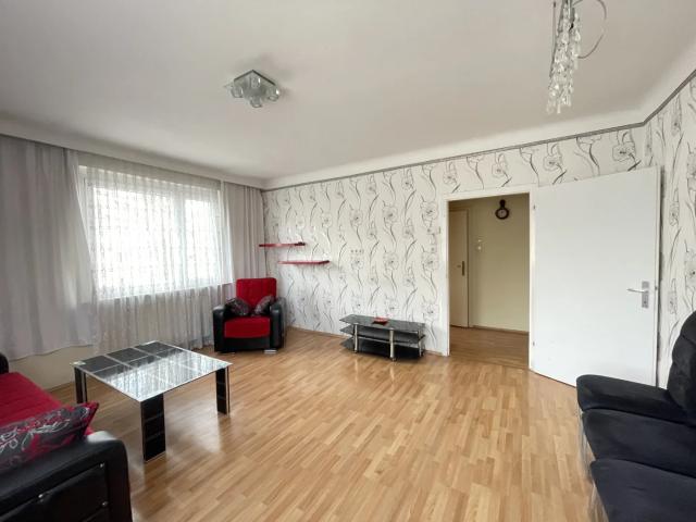 3 Zimmer mit separater Küche im 3en Stock ohne Lift: teilmöbliert!