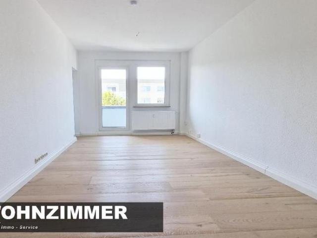 3 Zimmer mit Parkett und EBK sowie Balkon