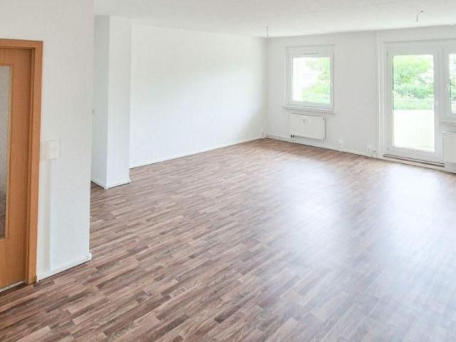 3 Zimmer mit tollem Ausblick und riesen Wohnzimmer