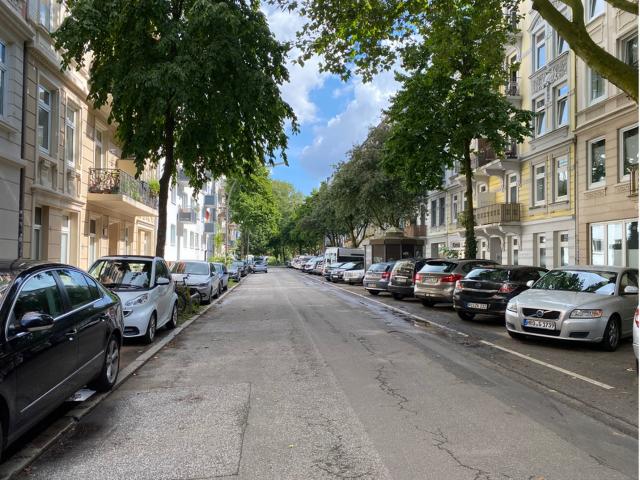 3 Zimmer nach Wunsch renovierter Altbau Ruhiges Wohnen im Zentrum von Eimsbüttel