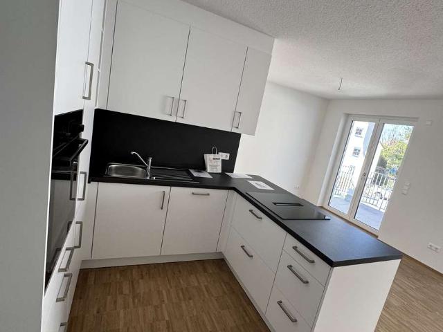 3 Zimmer Neubauwohnung mit Einbauküche im OG, Erstbezug