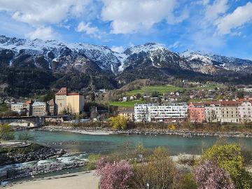 3 Zimmer Penthousewohnung mit großer Terrasse ab Mitte Juli
