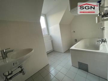 3 Zimmer spezielle Dachgeschoßwohnung