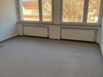 Etagenwohnung kaufen in Oberesslingen - Parkplatz