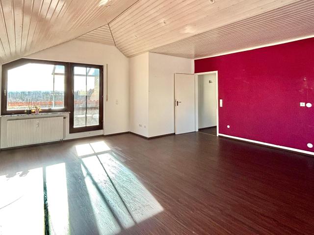 3 Zimmer, Südbalkon & Bonusfläche.