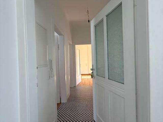 3 Zimmer+Balkon, Wunderschöner Altbau, saniert