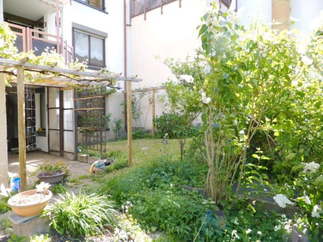 3 Zimmerwohnung, 80qm, Terrasse und Garten, Tiefgaragenstellplatz