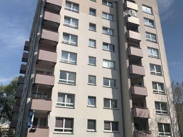 3 Zimmerwohnung für 3 4 Personen in der Krofdorfer Straße 142/ 7.OG mitte