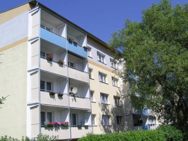 reserviert* 3 Zimmerwohnung Heinrich Mann Straße 12 2. OG rechts 20.042.033