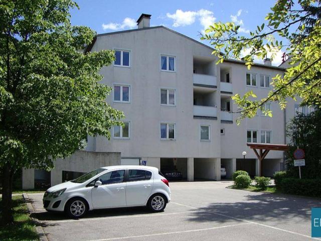 3 Zimmerwohnung im 1.OG mit Balkon