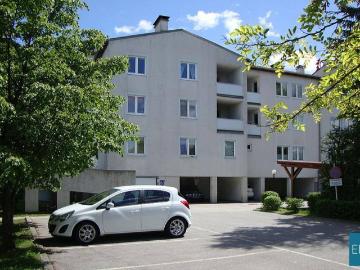 3 Zimmerwohnung im 1.OG mit Balkon