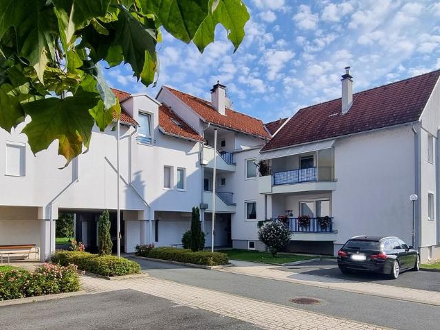 3 Zimmerwohnung im EG mit Loggia