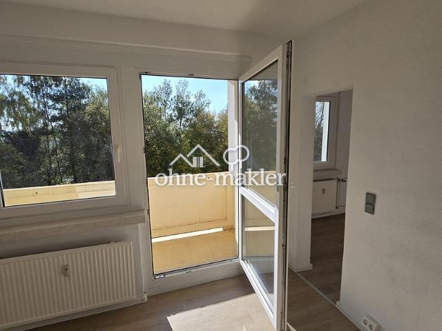 3 Zimmerwohnung mit Balkon und Blick ins Grüne
