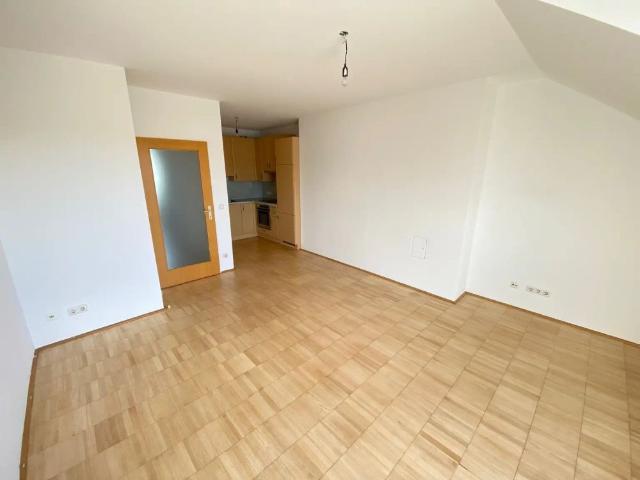 3 ZIMMERWOHNUNG MIT BALKON UND TG STELLPLATZ NÄHE UNION KREUZUNG