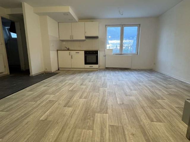 3 Zimmerwohnung mit EBK und Terrasse!