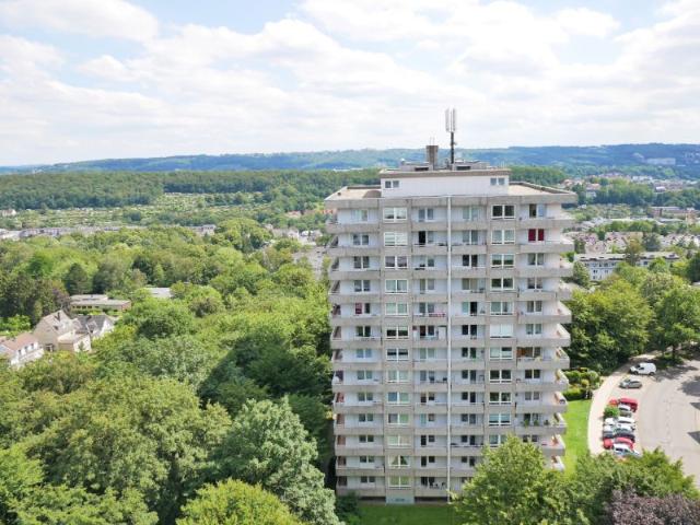 3 Zimmerwohnung mit großem Balkon und Ausblick!