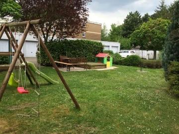 3 Zimmerwohnung mit Loggia in ruhiger Lage sucht eine kleine Familie – Skiba Immobilienmanagemant