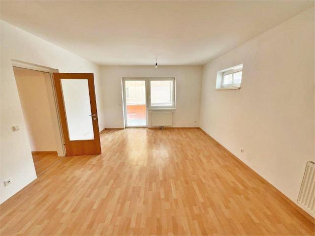 3 Zimmerwohnung mit Terrasse, Garage und Keller