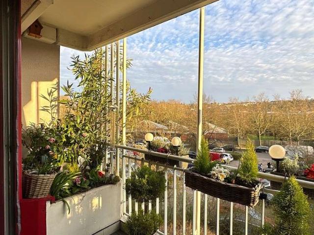 3 ZKB Wohnung mit Balkon in zentraler Lage